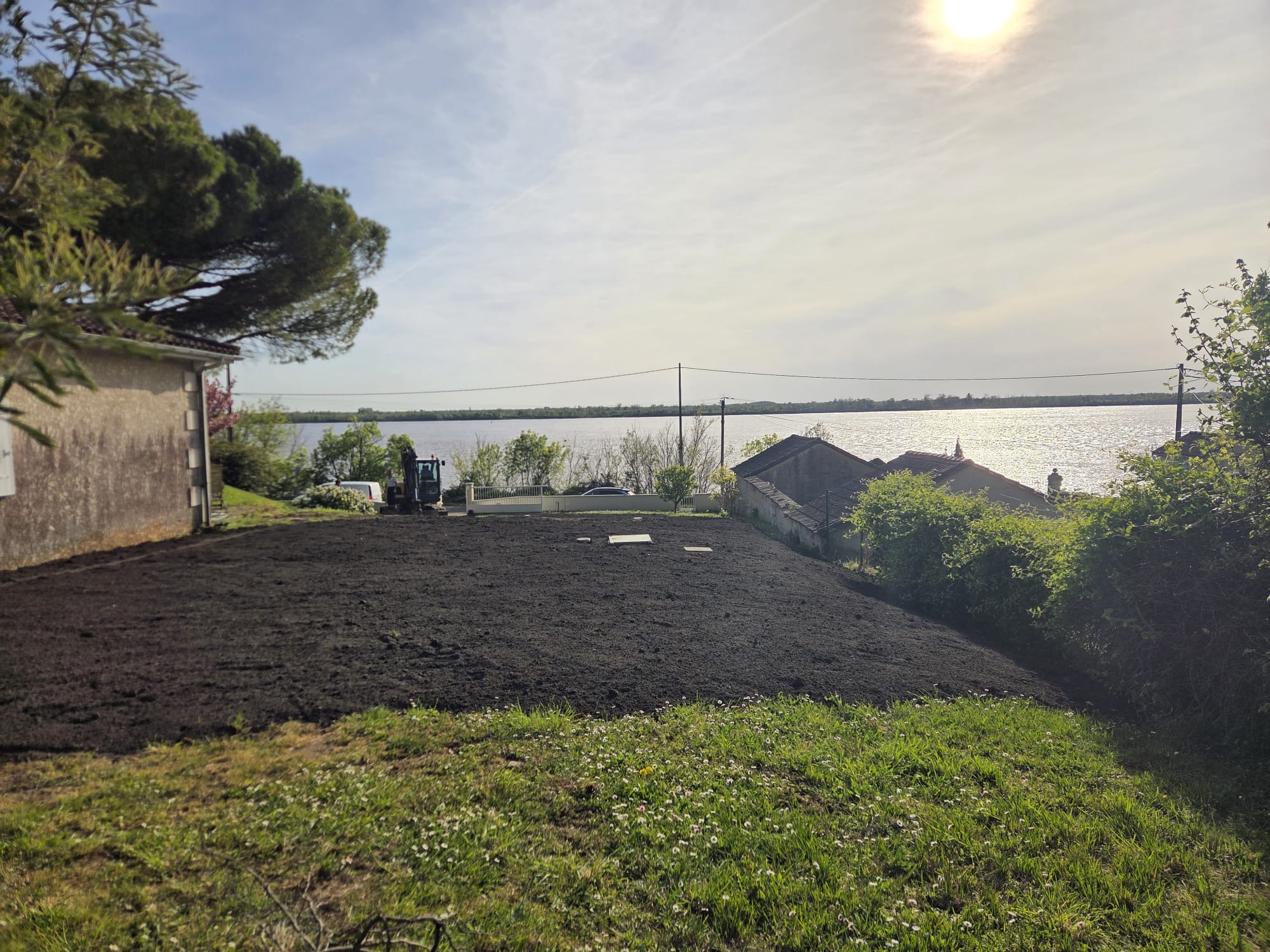 Préparation de terrain avant construction, Nord-Gironde